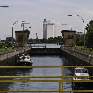 Schleuse in Dorsten...... Roland Winkler